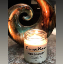 Load image into Gallery viewer, Milk &amp; Honey Single Wick candle
